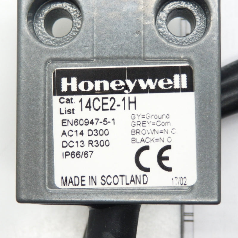 Honeywell 14CE2-1 Limit Switch Top Roller Plunger Honeywell 14CE2-1 Limit Switch Top Roller Plunger
