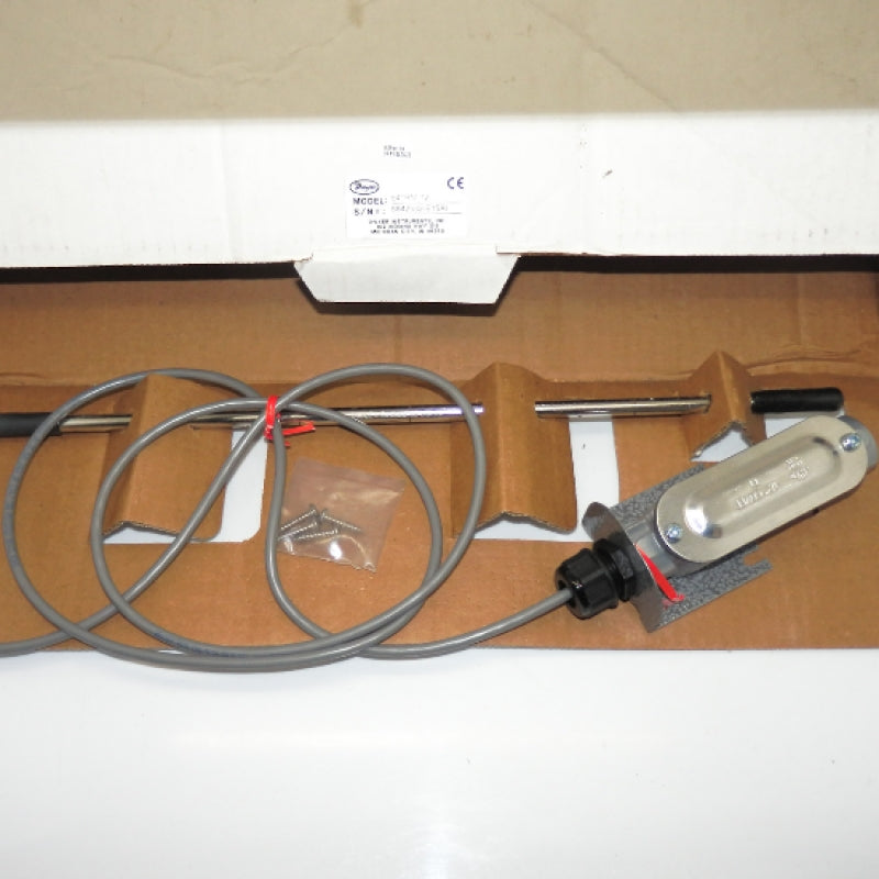 Dwyer 641RM Series Air Velocity Transmitter with Remote Probe 641RM-12