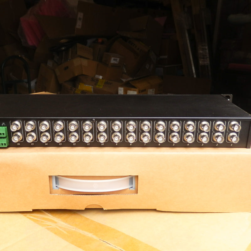 Adventura Technologies VID-H016APT 16-Port Active Receiver Hub