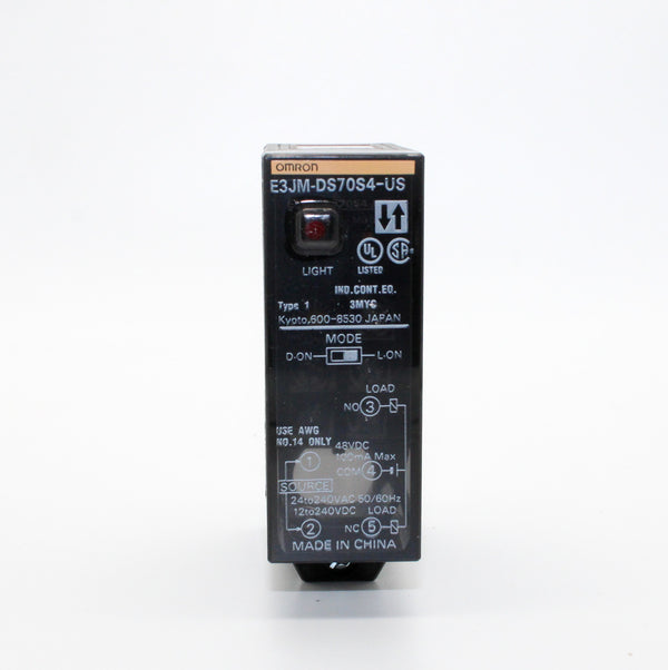 Omron Automation E3JM-DS70S4-US Light On/Dark On Reflective/Diffuse Optical Sensor