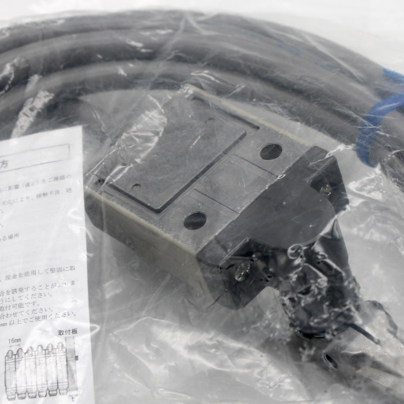 Omron Automation D4C-2420 Roller Lever 125VAC Limit Switch With Red Indicator