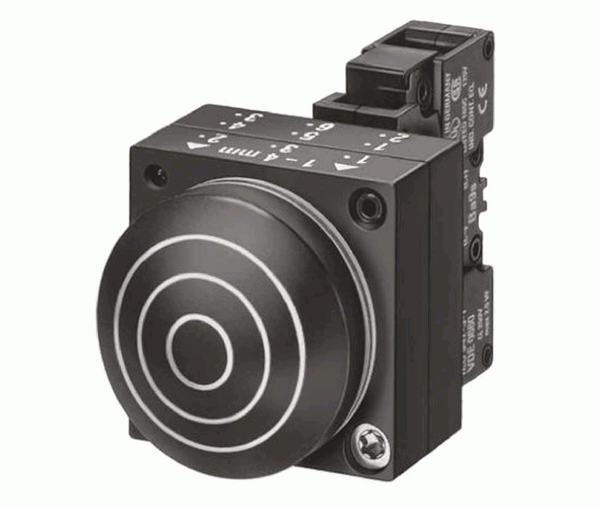 Siemens 3SB3 Momentary Black Push Button 3SB3 234-7BA10